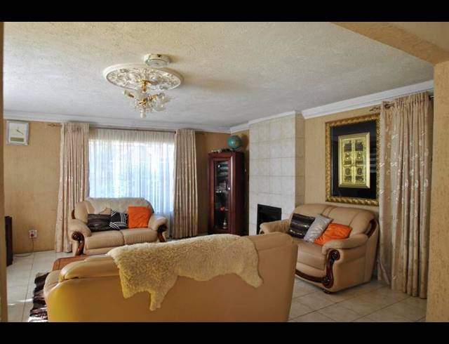 4 BEDROOM HOUSE FOR SALE IN ZAKARIYYA PARK